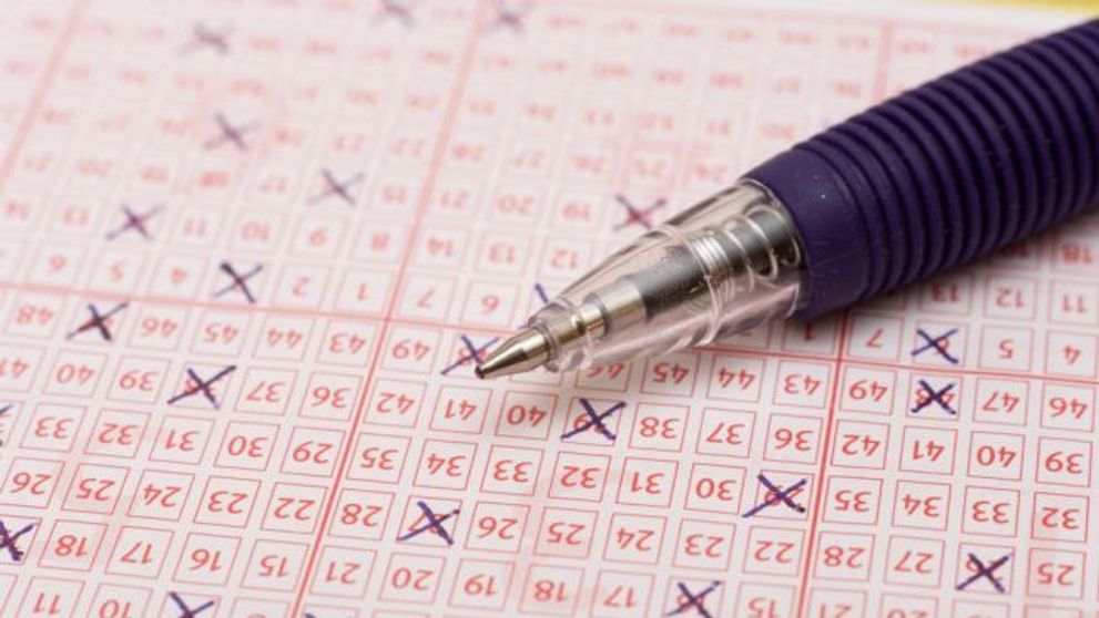 Un baiat de 18 ani, cel mai tanar castigator la Loto in Marea Britanie. E incredibil ce a decis sa faca cu cele 25 milioane de euro