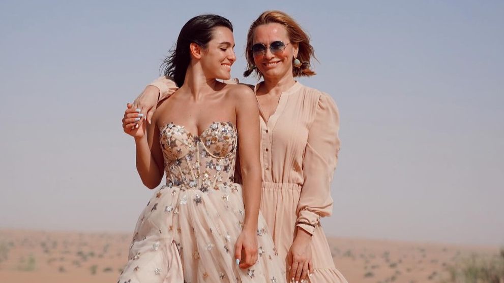 Andreea Esca își sărbătorește ziua de naștere în Grecia. Mesajul fiicei: „Pentru totdeauna modelul meu”