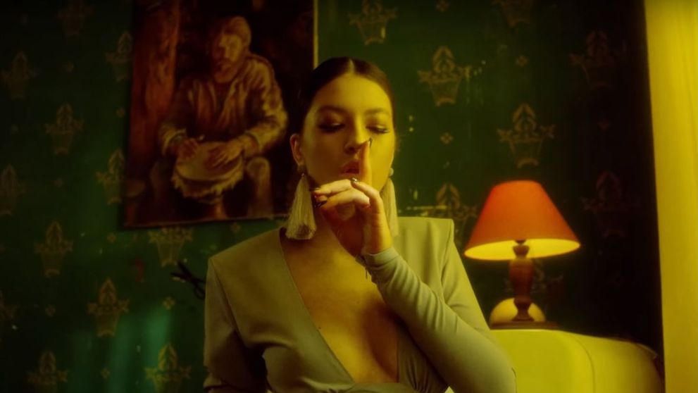 Cleopatra Stratan dezvăluie o poveste de dragoste spusă în versuri: „La ușa mea”