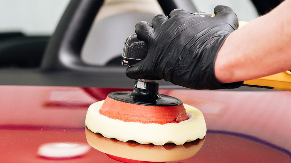 (P) Pașii esențiali pentru un polish auto profesional. Secretul unei străluciri impecabile
