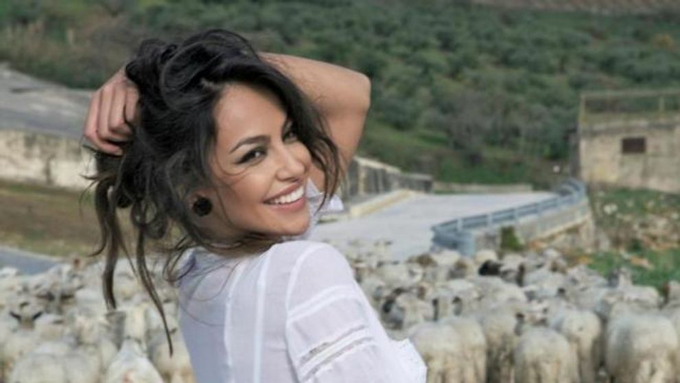 Gerard Butler si Madalina Ghenea, in vacanta in Romania. La ce a poftit actorul pe plaiurile mioritice: VIDEO