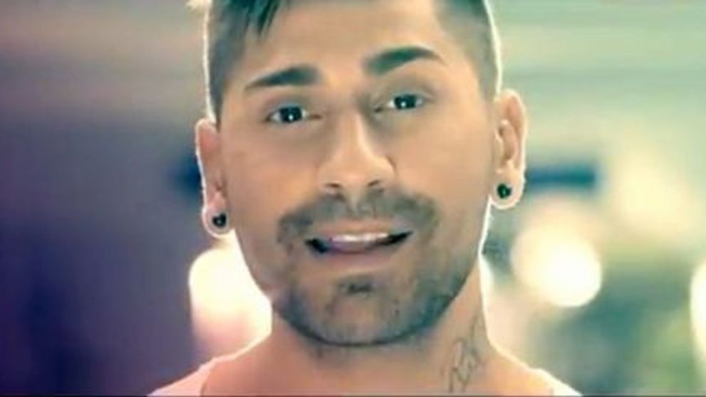 Piesa de 4.000.000 de vizualizari pe YouTube a lui Connect-R are acum videoclip. Cum ti se pare?
