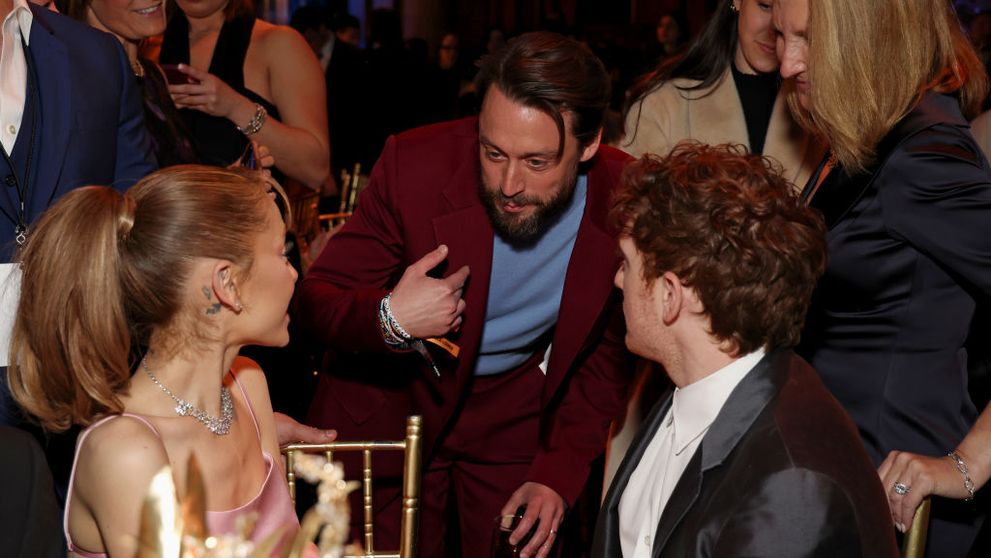 Despărțire șoc la Hollywood! Unul dintre cele mai urmărite cupluri și-a spus adio în mare secret. Ce s-a întâmplat între Ariana Grande și Ethan Slater