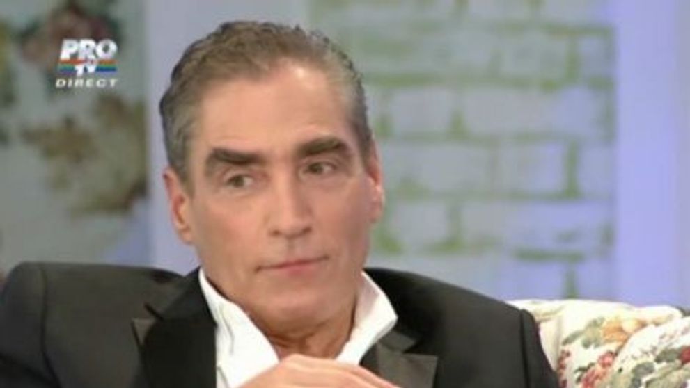 Petre Roman, despre celebrul pulover rosu, cu care a facut ravagii in randul femeilor dupa '90