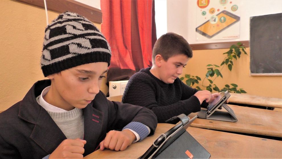 Cum învață copiii de la țară că tableta și calculatorul nu sunt doar pentru jocuri