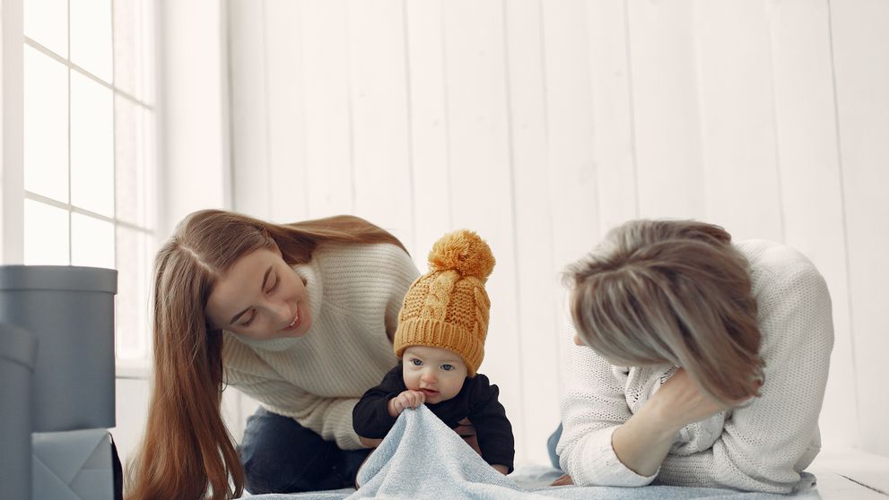 Gestul făcut în casă de o bonă de 22 de ani în prima zi după ce a fost angajată să aibă grijă de un bebeluș. Tânăra mămică a rămas șocată: „Ce se întâmplă aici? Vreau să știu”