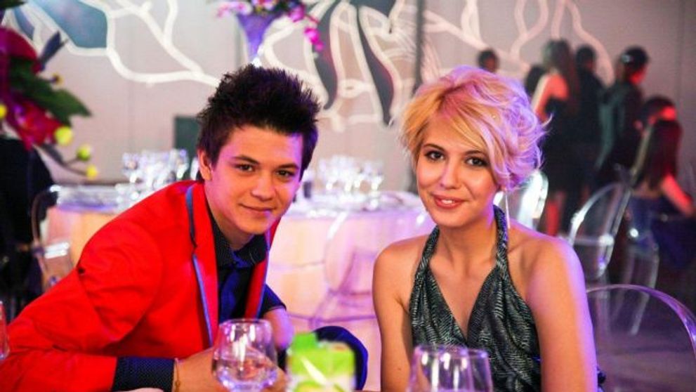 Sunetul ultimului clopotel si un bal de absolvire de poveste<span style=