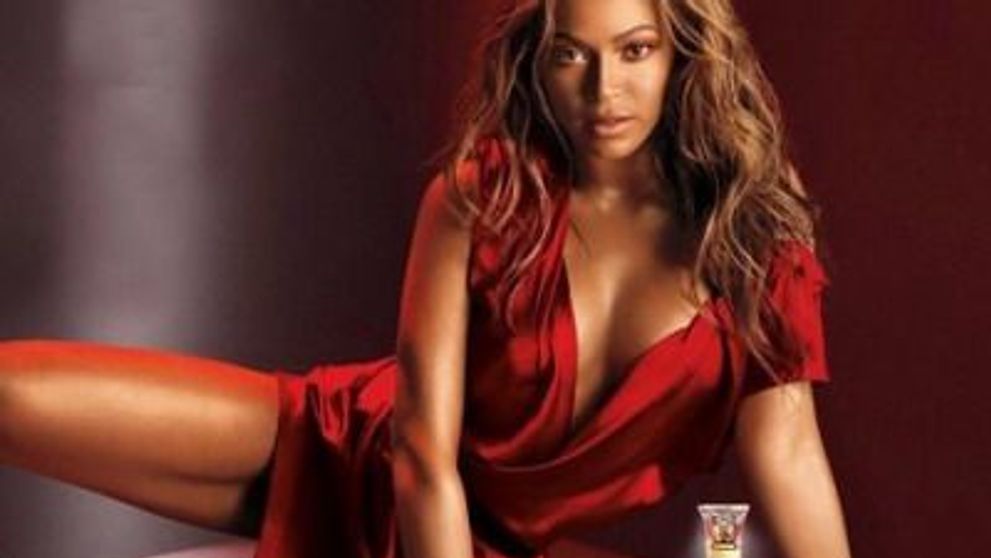 Parfumul vedetelor face bani! Beyonce e pe primul loc! Vezi intreg clasamentul