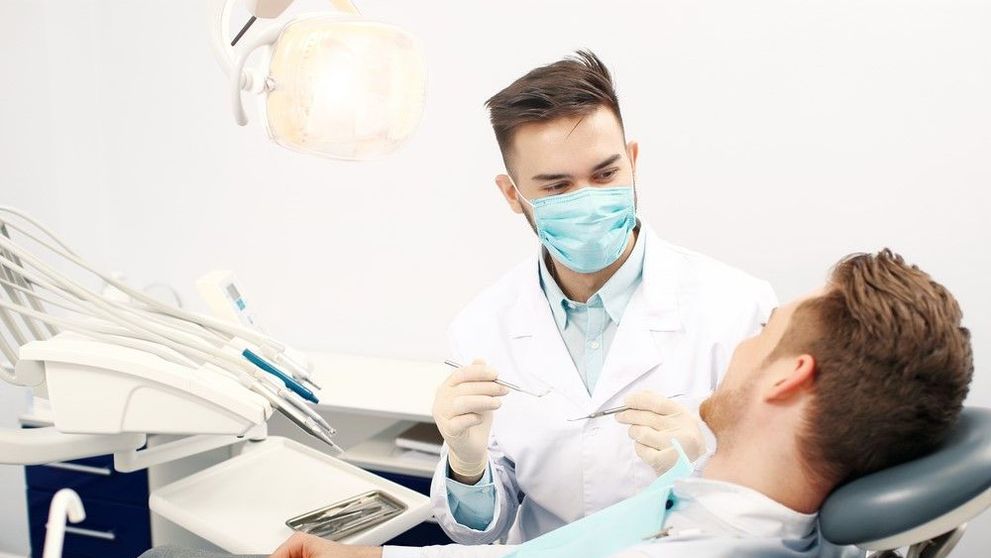 (P) Care sunt influențele fumatului asupra implanturilor dentare
