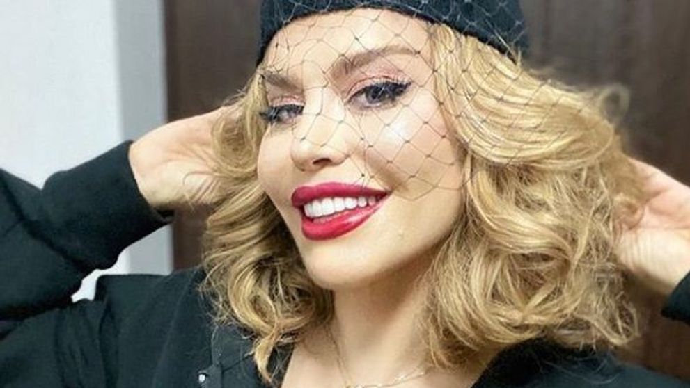 Loredana Groza și-a arătat abdomenul la sală! Artista arată superb la 49 de ani