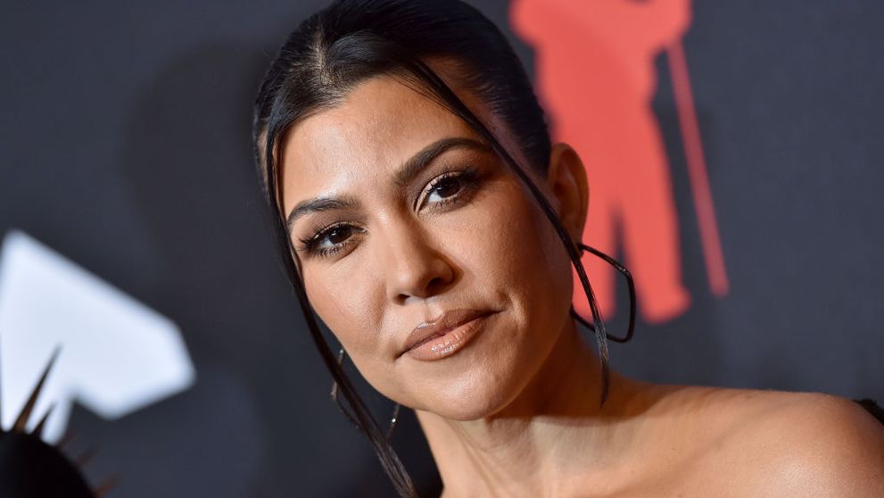 Ce înălțime are, de fapt, Kourtney Kardashian! Fanii, șocați când au văzut-o alături de sora ei mai mică, Kendall Jenner