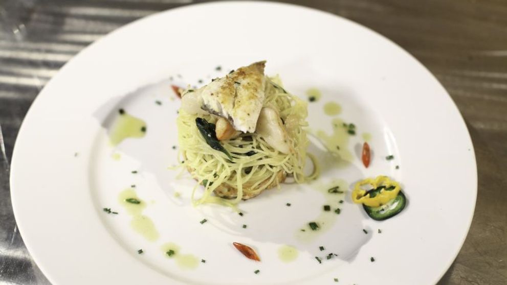 Reteta Nicolae Fotache: Spaghete cu creveti, somon si dorada