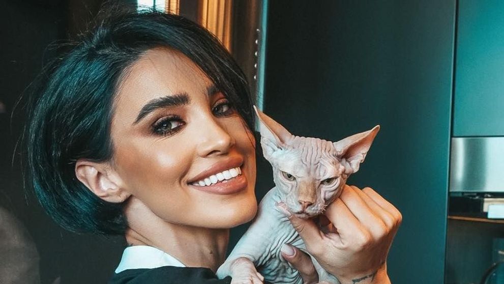 După ce și-a pierdut cățelușa, Adelina Pestrițu are un nou animal de companie