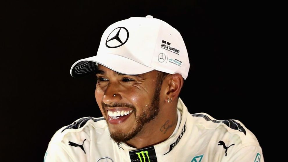 Lewis Hamilton, linsat de fani pe internet. Ce gafa a facut pilotul de Formula 1