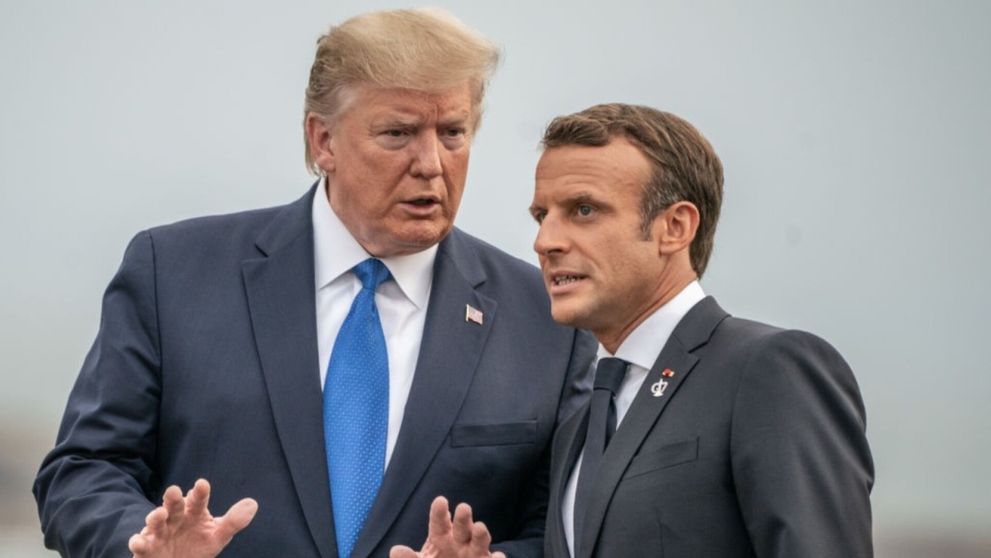 Ce i-a șoptit Donald Trump lui Emmanuel Macron înainte de întâlnirea multilaterală. Un microfon deschis l-a dat de gol: „Oricât de nebunesc ar părea...”