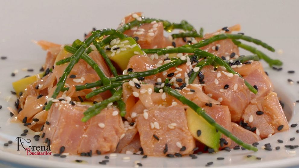 Foie gras cu dulceata de merisoare si poke de ton rosu cu mix de susan