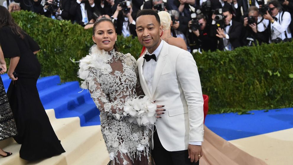 Chrissy Teigen si John Legend vor fi din nou parinti