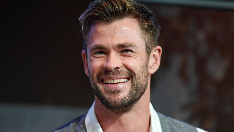 I-au făcut o farsă și l-au filmat doar în prosop de baie! Chris Hemsworth, clip de 33 de milioane de vizualizări și reacții savuroase din partea fanilor: „Eu urmărind clipul pentru a mia oară”