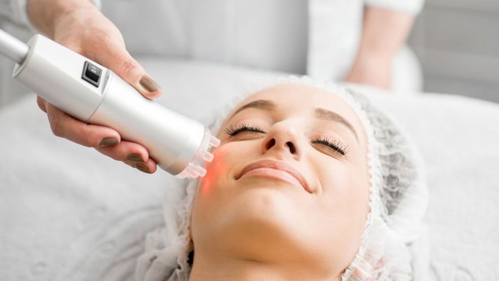 VIDEO Medicul dermatolog, Amalia Anghel, ne explică cum să avem o piele cât mai fermă