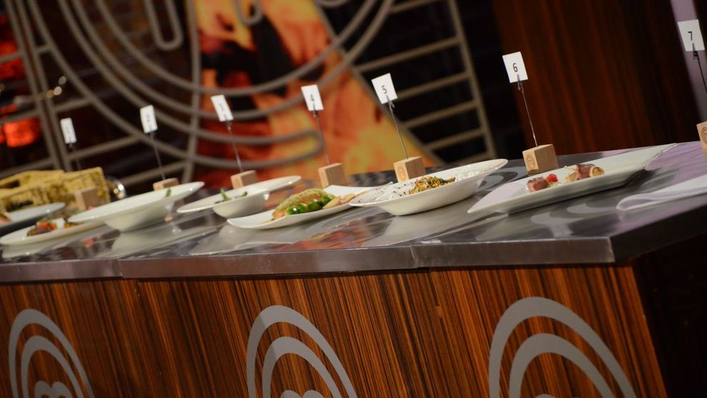 7 concurenti, 3 probe surpriza, un singur tel: titlul MasterChef! Prinde gustul competitiei, ACUM, la ProTV! 