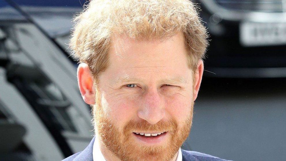 Cine este vedeta pe care Prințul Harry a părăsit-o pentru a fi cu Meghan Markle