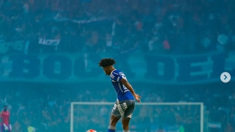 Soția și copilul unui fotbalist au fost răpiți în toiul nopții. De frică, jucătorul s-a ascuns sub pat - VIDEO