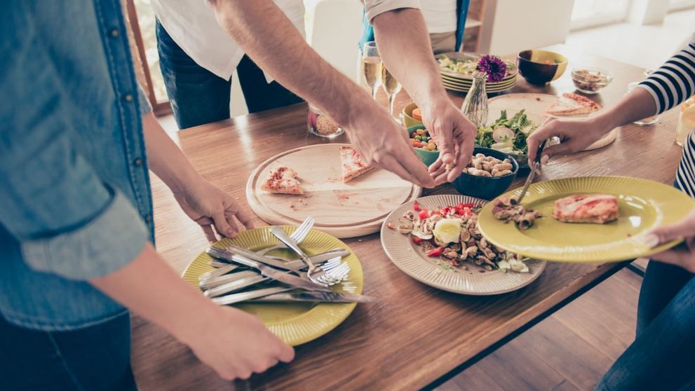 Cum stopăm risipa alimentară la noi acasă. Obiceiuri zilnice care ne ajută să nu mai aruncăm mâncarea