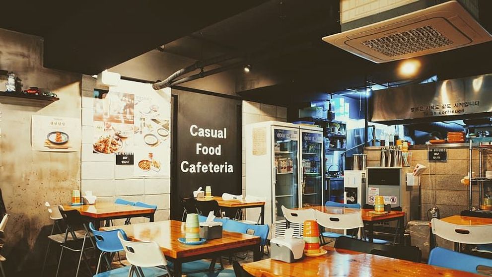 (P) Un frigider profesional nefuncțional, o mare problemă pentru industria HoReCa. Ce e de făcut?