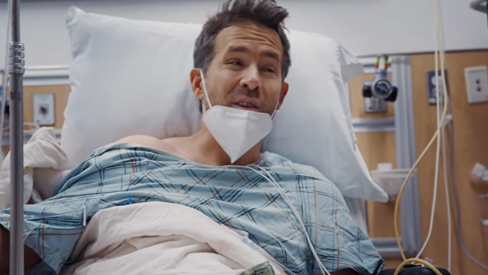 Clipul cu Ryan Reynolds la colonoscopie devenit viral: N-au găsit vreun boboc de trandafir acolo?