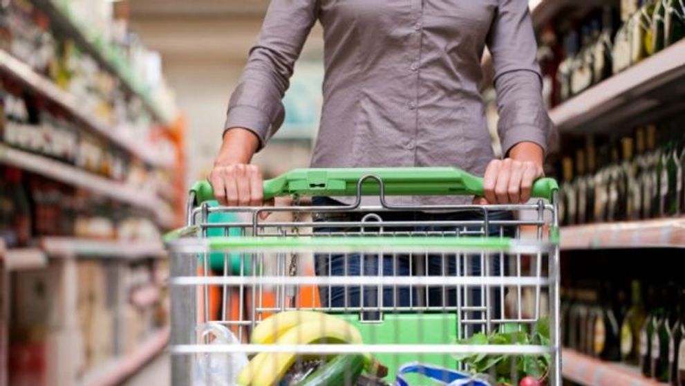 Pacalit sa te ingrasi. Uite ce strategii adopta comerciantii in detrimentul taliei tale