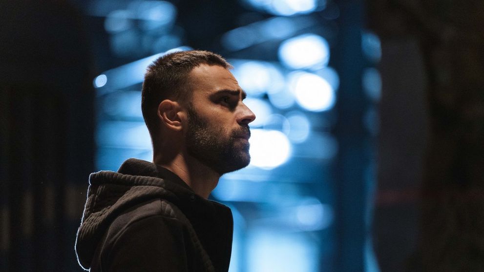 Te mai poți ascunde când fiecare pas adaugă o nouă minciună realității tale? De la 20:30, începe un nou episod din CLANUL!