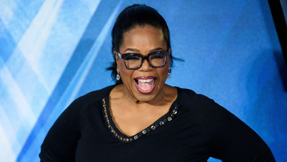 Oprah Winfrey, schimbată radical după ce a slăbit aproape 50 de kilograme! Vedeta a fost surprinsă când ieșea dintr-o sală de sport FOTO