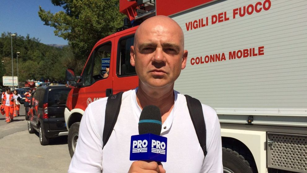 Catalin Radu Tanase transmite pentru Stirile Pro TV informatii de ultima ora din Italia