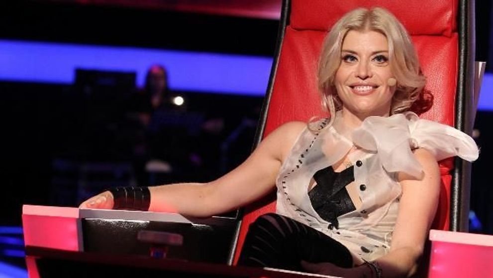 Fiica Loredanei, look de senzatie. Cum arata Elena atunci cand apeleaza la trucurile de infrumusetare