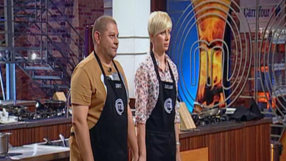 Cine ar fi trebuit sa paraseasca MasterChef in aceasta seara: Iuliana sau Tavi?