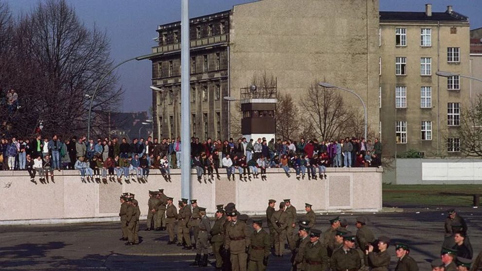 Evenimente culturale și artistice care marchează aniversarea a 35 de ani de la Căderea Zidului Berlinului!