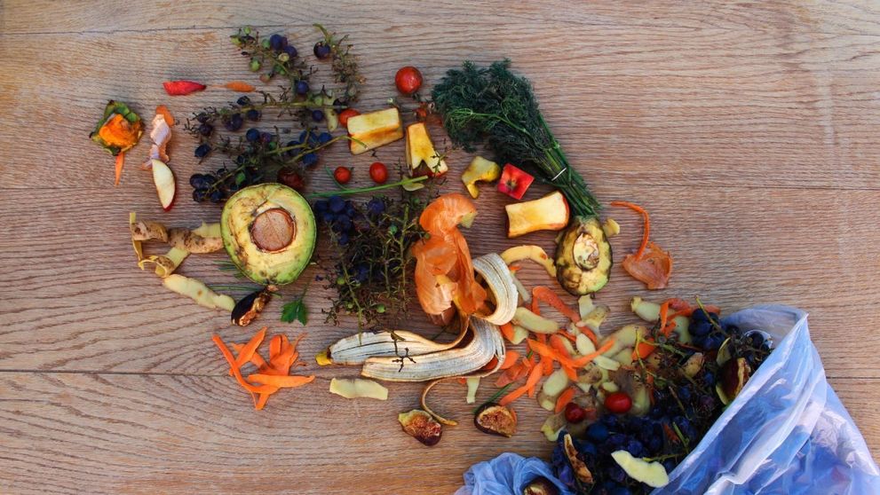 Cum stopăm risipa alimentară la noi acasă. Obiceiuri zilnice care ne ajută să nu mai aruncăm mâncarea