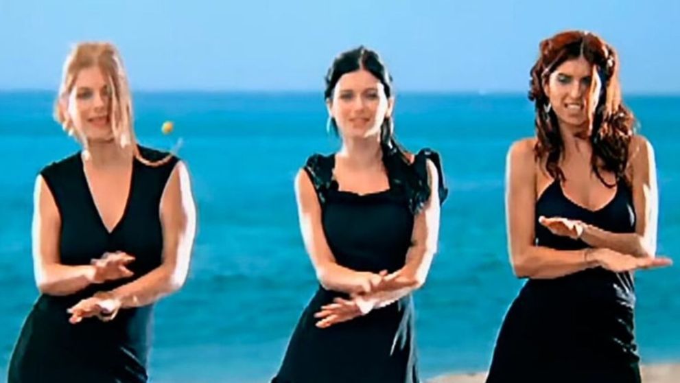 Îți mai amintești de surorile din trupa „Las Ketchup”? Ce fac și cum arată acum cele trei artiste care au rupt topurile în 2002 cu piesa „Aserejé”