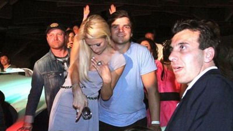 Paris Hilton s-a dat in spectacol la o petrecere din Ucraina! FOTO