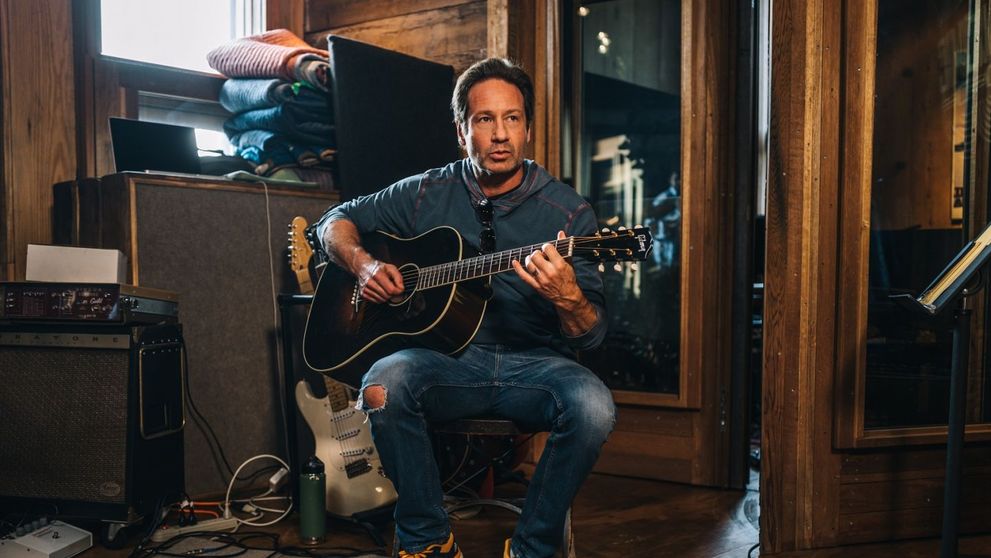 David Duchovny, primul interviu pentru România “Mi-am imaginat că nimeni nu va dori să cânte piesele mele!”