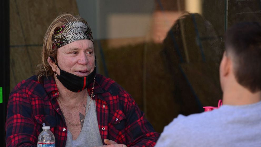 Mikey Rourke, apariție neașteptată pe străzile din Beverly Hills. Cum a fost surprins actorul