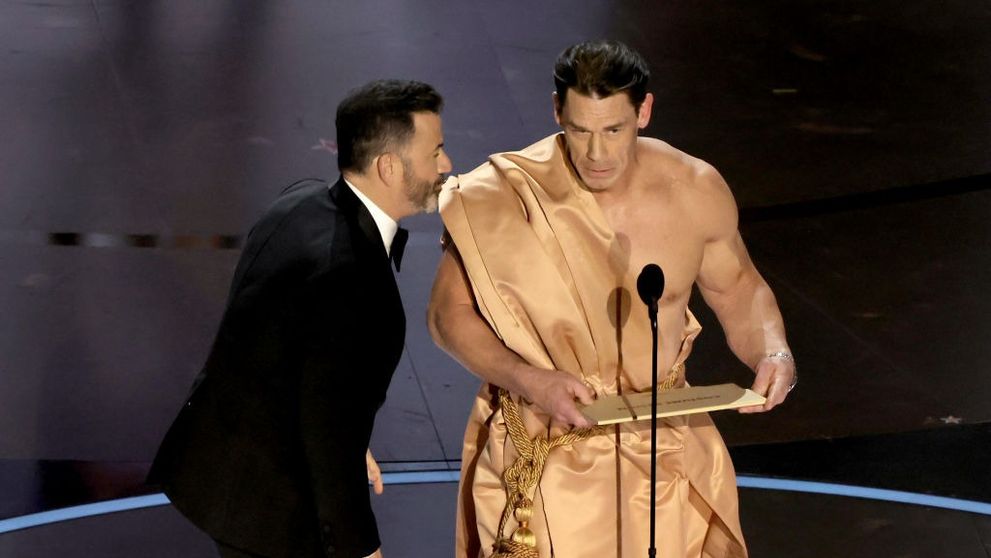 Imaginile care nu s-au văzut pe VOYO: Asta a ascuns John Cena în spatele plicului! Ce s-a întâmplat în culisele Premiilor Oscar