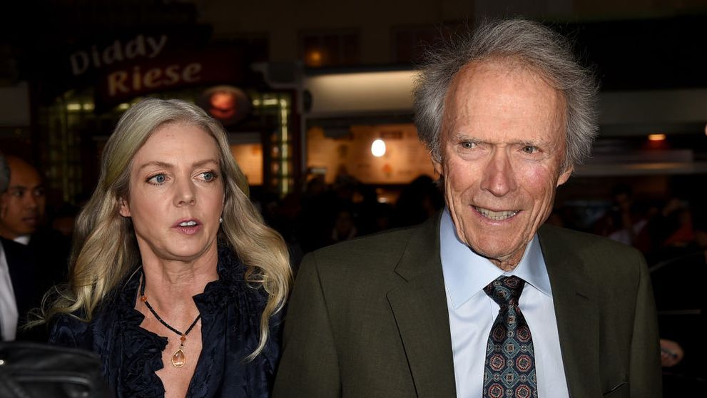 Sfârșit tragic. S-a aflat cauza morții în cazul iubitei lui Clint Eastwood, Christina Sandera, mai tânără cu 33 de ani decât el