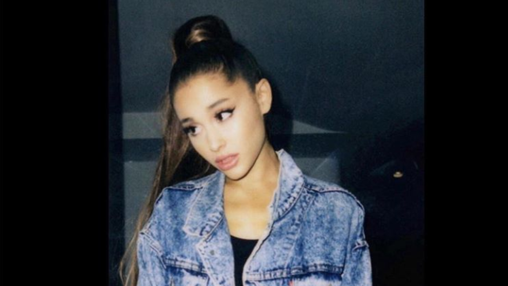 Ariana Grande s-a oprit din cântat în mijlocul concertului. Ce a făcut-o pe artistă să ia decizia asta