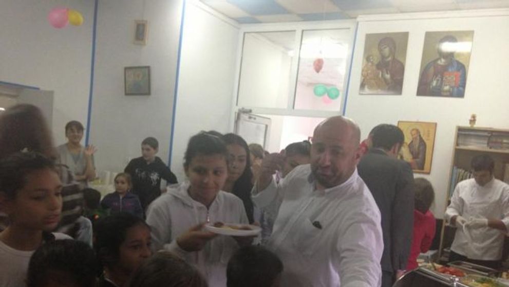 Chef Catalin Scarlatescu le-a gatit copiilor orfani de ziua lor