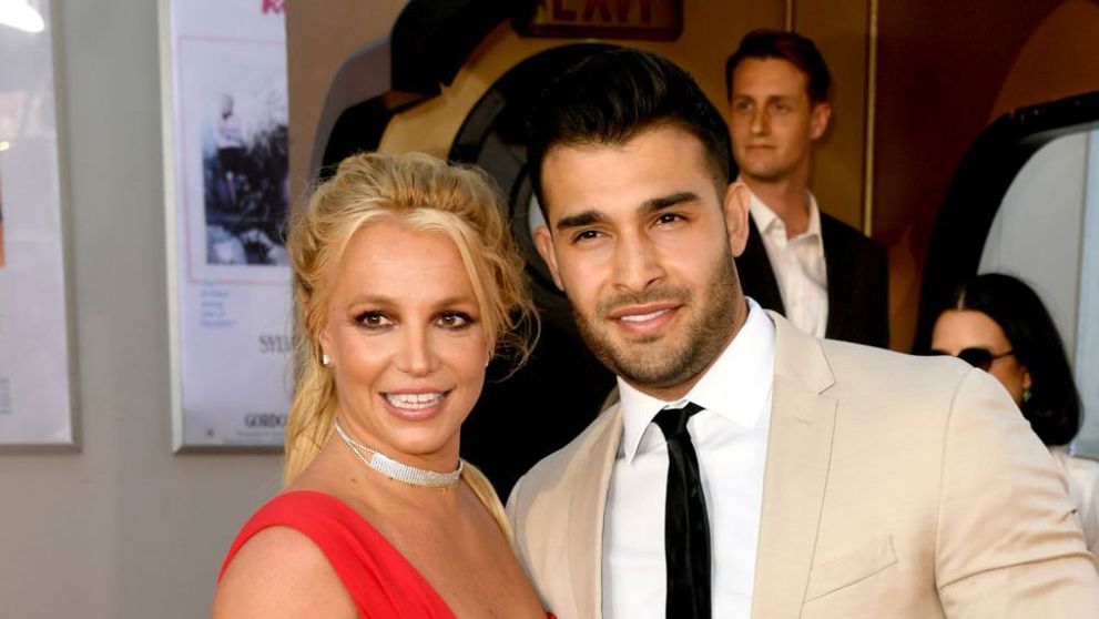 Britney Spears s-a logodit cu iubitul ei, Sam Asghari. Primele imagini cu inelul de logodnă