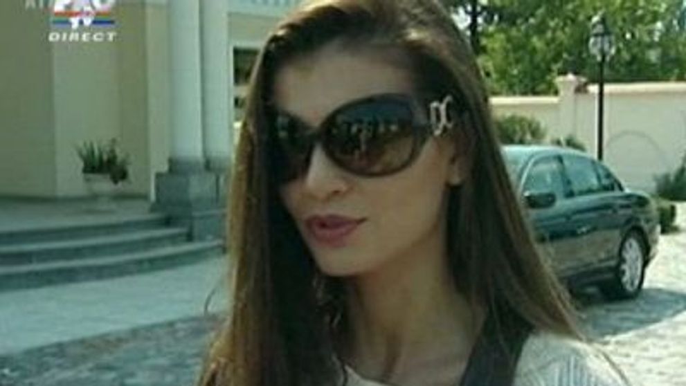 Monica vrea sa doneze banii de la Irinel!<span style=
