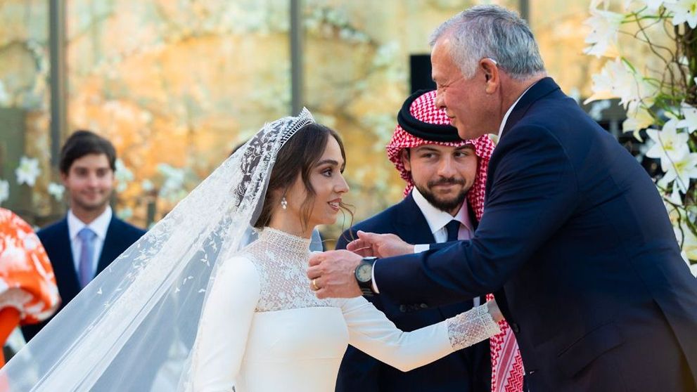 Prințesa Iman, fiica reginei Rania și a regelui Abdullah al II-lea, s-a căsătorit. Imagini de la nunta anului din Iordania