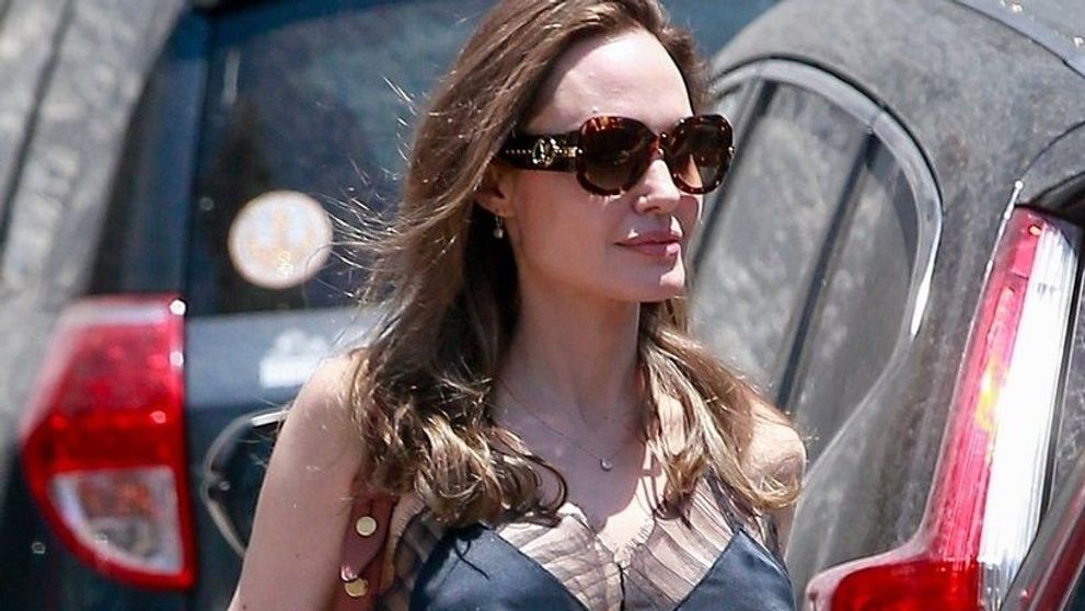 Angelina Jolie, la o nouă întâlnire romantică, dar cu alt bărbat. Cu ce actor a fost surprinsă de data aceasta vedeta