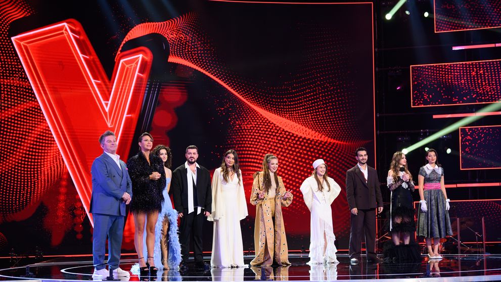 Primul LIVE din sezonul 13 Vocea României a fost cu emoții uriașe și momente spectaculoase, iar 8 concurenți merg mai departe în semifinala LIVE. Emisiunea a fost lider absolut de audiență!